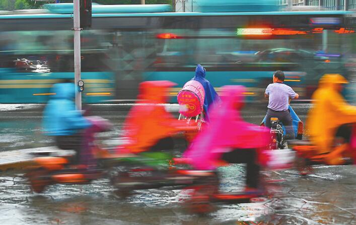 昨市區僅為小雨量級 濟南近140次“地閃”賞雨尤需防雷